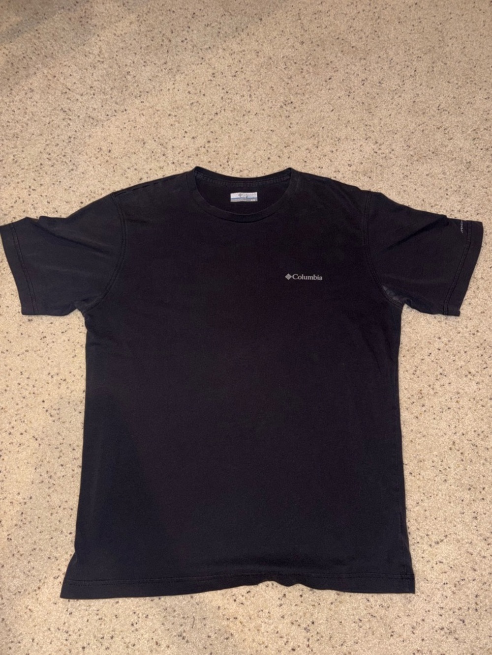 Columbia Men’s Black Short-Sleeve Crew Neck Omni-Wick T-Shirt, Medium